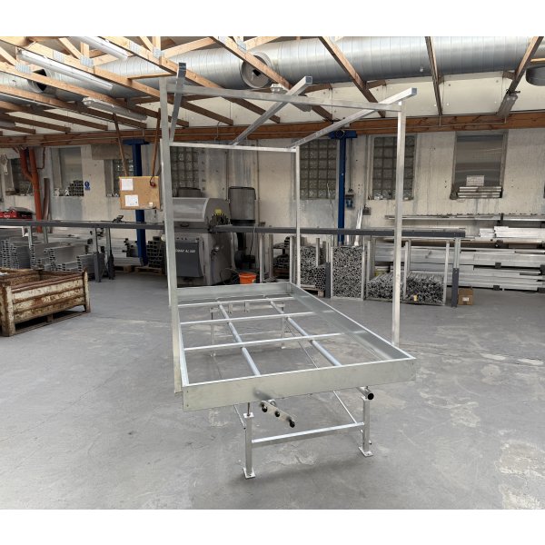 Pěstební stůl hliník s pojezdem